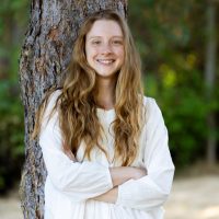 Headshot of Elise Cutts